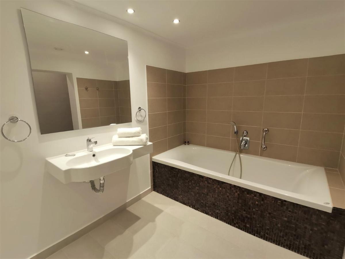 Helion Apartments Guviá Kültér fotó