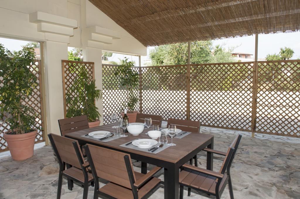 Helion Apartments Guviá Kültér fotó